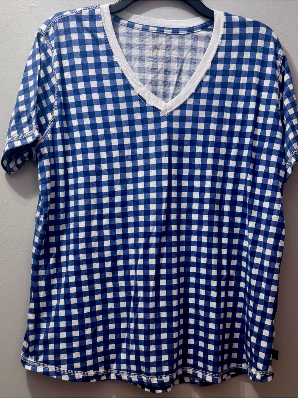 Lincoln Outfitters Blue White V-Neck Tee from Rural King, Size XL